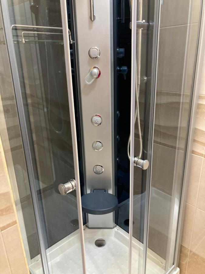 B&B La Reggia Di Rihanna Spa 卡塞塔 外观 照片