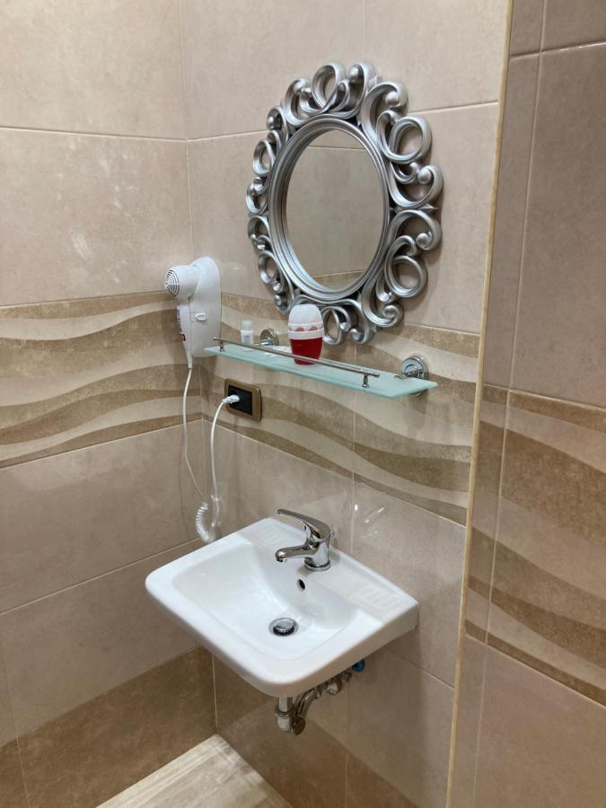 B&B La Reggia Di Rihanna Spa 卡塞塔 外观 照片