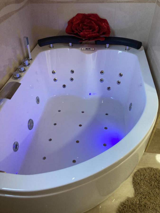 B&B La Reggia Di Rihanna Spa 卡塞塔 外观 照片
