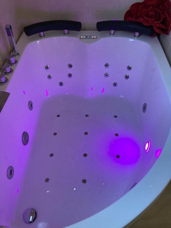 B&B La Reggia Di Rihanna Spa 卡塞塔 外观 照片
