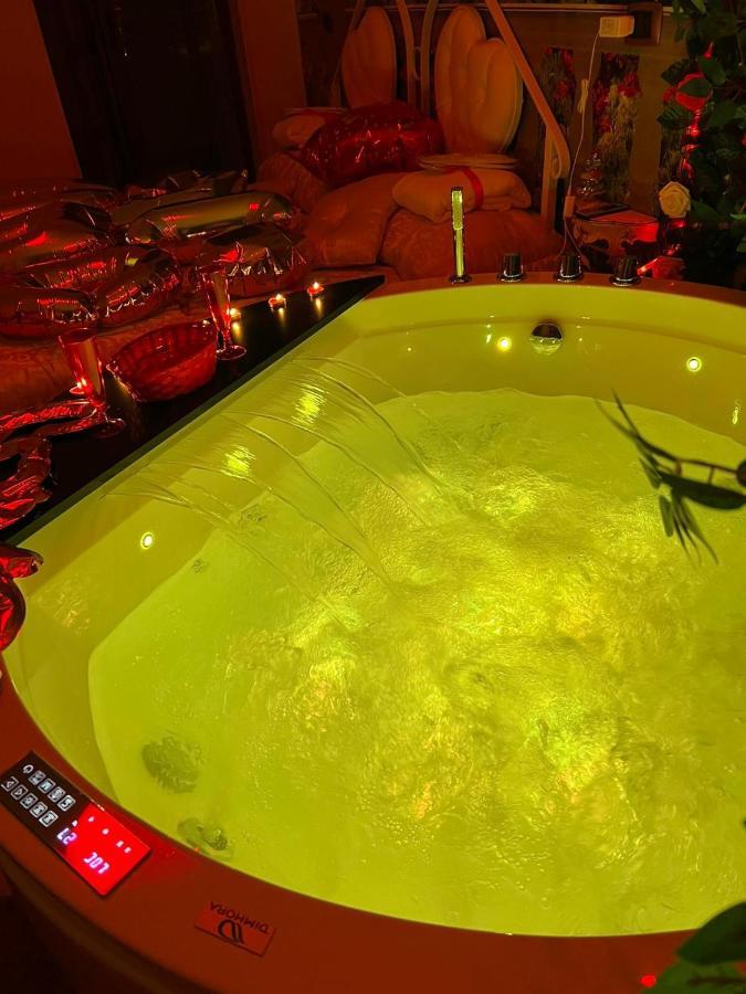 B&B La Reggia Di Rihanna Spa 卡塞塔 外观 照片